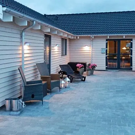 Eskilstrup Sleeps 22 Pool Wifi