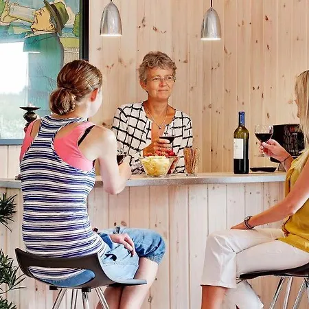 Eskilstrup Sleeps 22 Pool Wifi Holiday home *